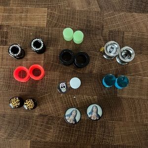 Assortment size 0 plugs